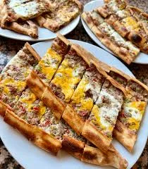 Kıyma Yumurtalı Pide